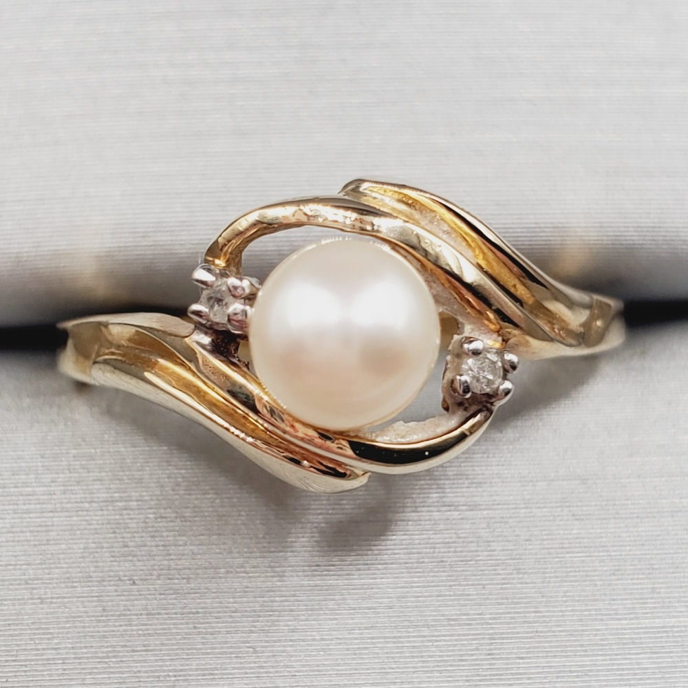 10k Pearl Ring